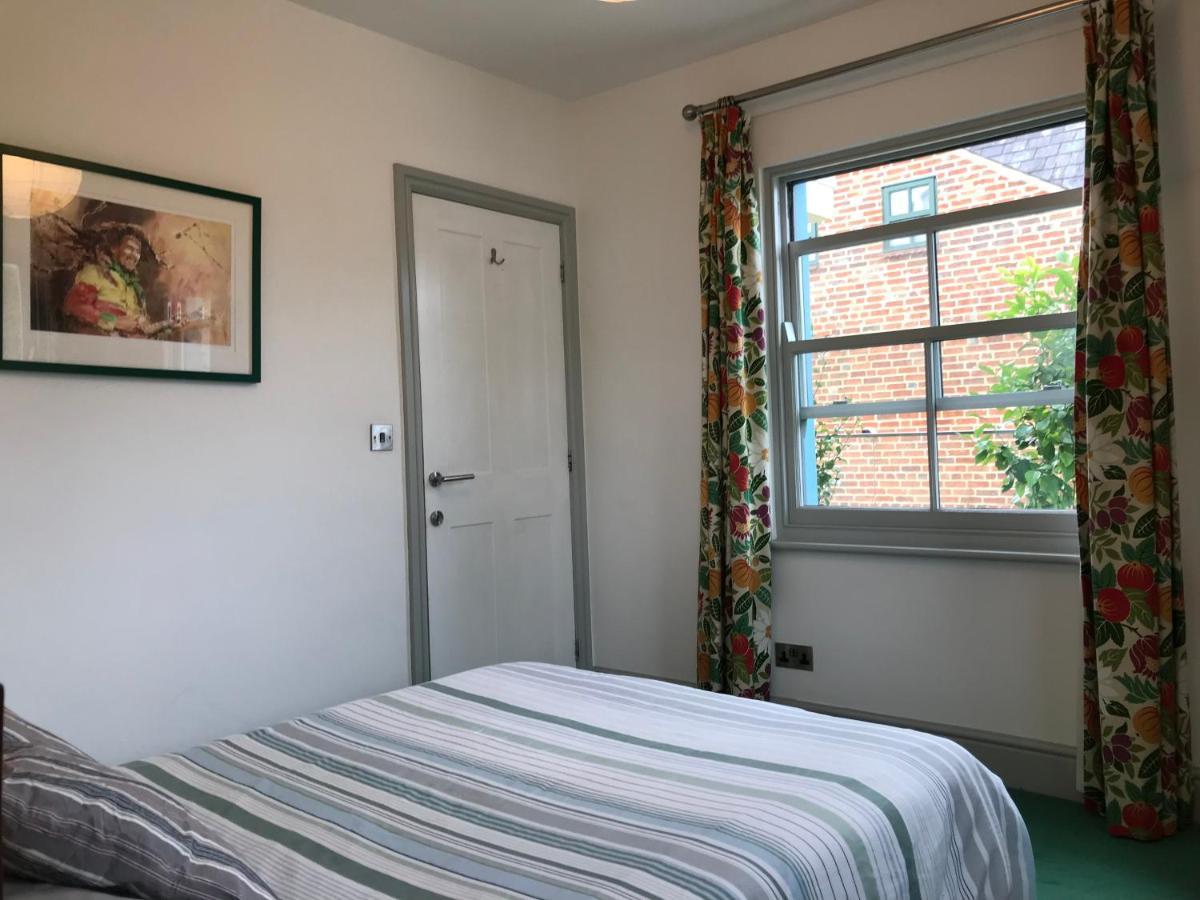 Lake Street Accommodation Оксфорд Экстерьер фото